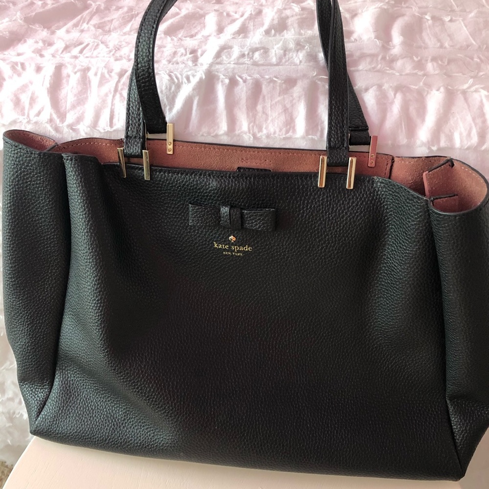 Full grain pebbled leather